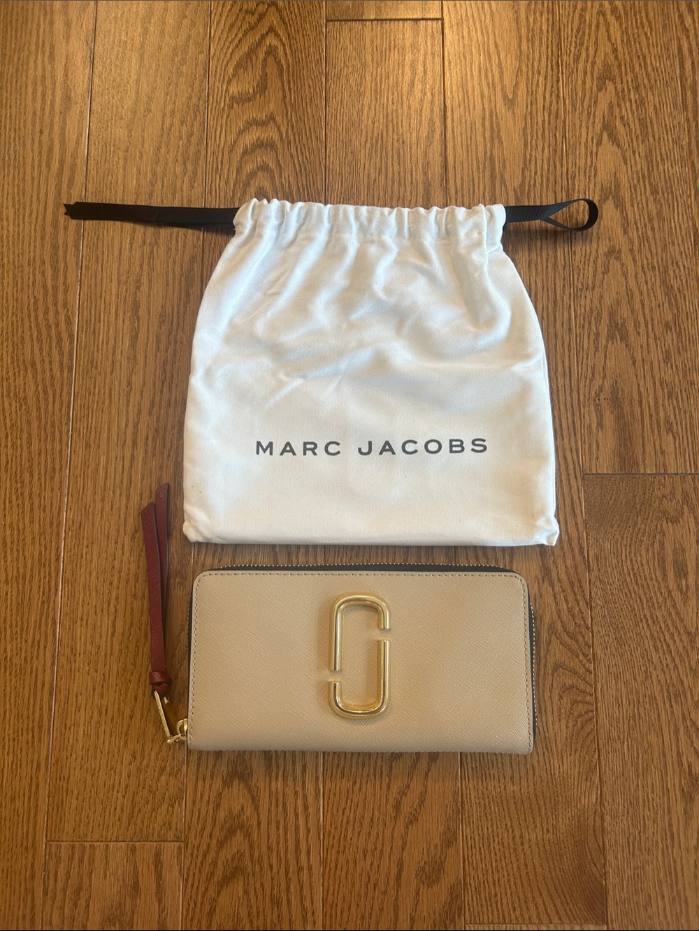 Marc Jacobs Beige Leather Continental Wallet with Gold Logo and Red Strap